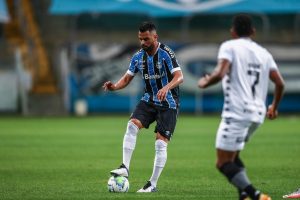 Read more about the article Grêmio vence rebaixado Botafogo por 5 a 2 e acirra briga por Libertadores