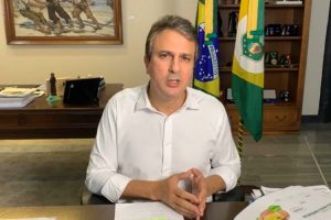 Read more about the article Governador Camilo Santana faz desabafo sobre aglomerações no fim de semana