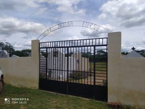 Read more about the article Homem do município de Crateús constrói cemitério para famílias que não tem onde sepultar seus entes queridos