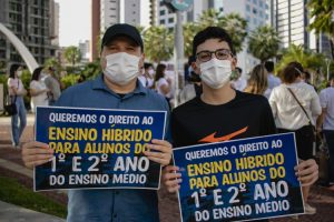 Read more about the article Grupo entra na Justiça para retomada presencial do ensino médio no Ceará