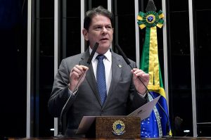 Read more about the article Senador Cid Gomes testa positivo para Covid-19