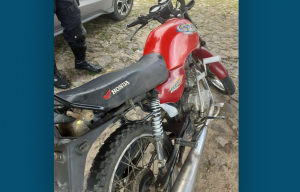 Read more about the article Ipueiras-CE: Polícia Militar apreende motocicleta sem placa  e com chassi raspado