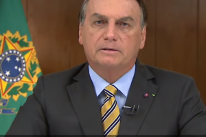 Read more about the article Bolsonaro pede antecipação de 10 milhões de vacinas a Pfizer para julho