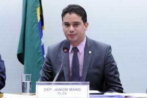 Read more about the article Deputado Júnior Mano é cotado para disputar a Prefeitura de Maracanaú em 2024