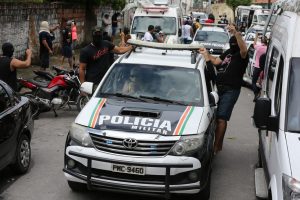 Read more about the article Policiais do Raio são expulsos por suspeita de participação no motim de 2020