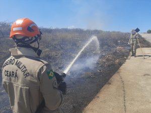 Read more about the article Ipueiras-CE: Corpo de Bombeiros é acionado para controlar incêndio em vegetação no Charito