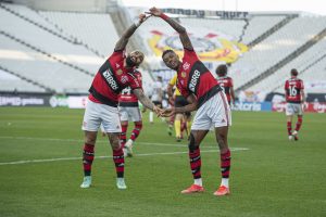 Read more about the article Flamengo vence Corinthians, mantém tabu e cola no G-4 do Brasileirão