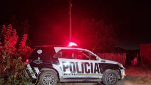 Read more about the article Quadrilha invade casa, mata mulher a tiros e deixa adolescente e jovem baleados em Caucaia