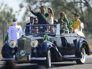 Read more about the article Presidente Jair Bolsonaro faz novas ameaças à democracia durante manifestação em Brasília