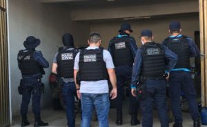 Read more about the article Polícia estoura residência que servia para apoio a criminosos em Monsenhor Tabosa