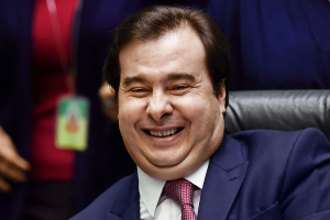 Read more about the article Rodrigo Maia diz achar que Bolsonaro é gay: ‘Ele não consegue assumir’