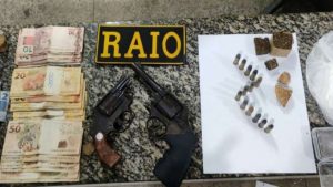 Read more about the article Suspeito de tráfico de drogas é preso com armas e entorpecentes em Tianguá