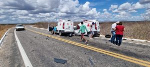 Read more about the article Acidente envolvendo duas ambulâncias e um carro deixa duas pessoas mortas em Tamboril