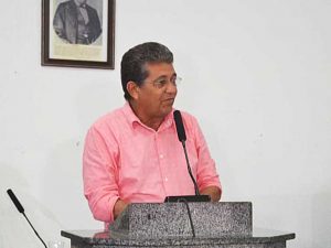 Read more about the article Tamboril: Áudio em que ex-prefeito chama correligionários de Vagabundos repercute no WhatsApp