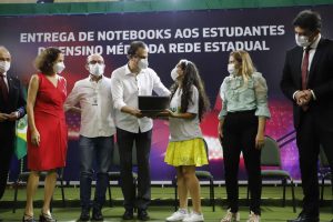 Read more about the article Estudantes da rede estadual recebem mais de 10 mil notebooks