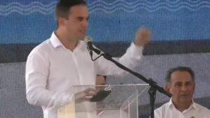 Read more about the article Capitão Wagner abre evento com Bolsonaro no Ceará e chama presidente de estadista