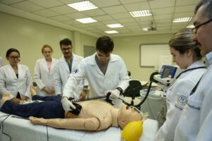 Read more about the article Crateús terá curso de medicina, anuncia Camilo Santana