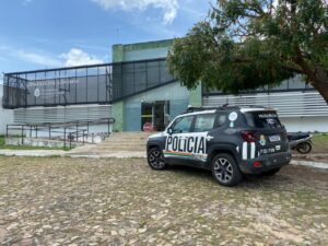 Read more about the article Polícia Militar prende homem acusado de descumprir medida protetiva em Ipueiras