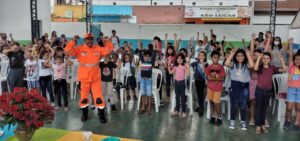 Read more about the article Corpo de Bombeiros realiza palestra sobre acidentes domésticos em escola de Ipueiras