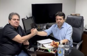 Read more about the article Jeová Mota e Osmar Baquit apresentam projeto em defesa dos profissionais que trabalham com carros de som