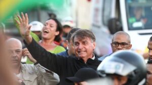 Read more about the article Bolsonaro participa de motociata e da Marcha para Jesus em Fortaleza