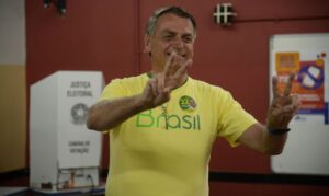 Read more about the article Bolsonaro sabia de fraude em cartões de vacinação, aponta Polícia Federal