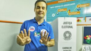 Read more about the article Capitão Wagner vota na Parquelândia, em Fortaleza