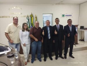 Read more about the article Vereadores de Poranga abandonam prefeito minutos antes das eleições da Câmara Municipal