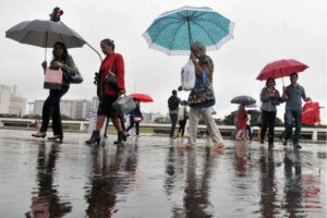 Read more about the article Tempo chuvoso reduz temperaturas e obriga cearenses e tirar casaco do armário