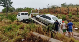 Read more about the article Carro capota na CE-187 entre Ipueiras e Ipu na tarde desta segunda-feira, 16