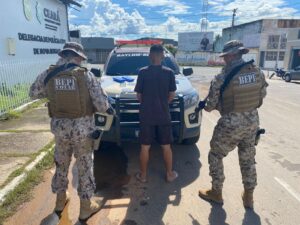 Read more about the article Cotar realiza prisão e apreensão de drogas no bairro São Francisco em Nova Russas