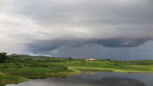 Read more about the article Ceará recebe novo aviso de chuvas intensas até a manhã desta segunda (20); todas as cidades estão na lista