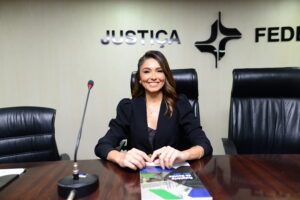 Read more about the article Juíza federal ipueirense, Gisele Sampaio, assume a direção da JFCE