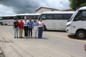 Read more about the article Prefeitura de Nova Russas adquire quatro micro ônibus novos para compor frota escolar