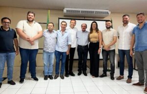 Read more about the article Nenen Coelho é eleito presidente do Consórcio Público de Saúde da microrregião de Crateús