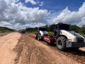 Read more about the article Jeová Mota anuncia retomada das obras na CE-265, que liga Cruzeta-Tamboril a Nova Russas