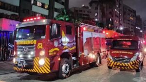 Read more about the article Casal de idosos fica sob chuveiro ligado  para se salvar de incêndio em Fortaleza