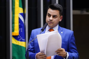 Read more about the article Expulso do PL, Yury do Paredão anuncia filiação ao MDB de Eunício