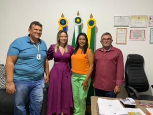 Read more about the article Prefeitura de Nova Russas celebra parcerias com Institutos para realização do Programa Minha Casa, Minha Vida