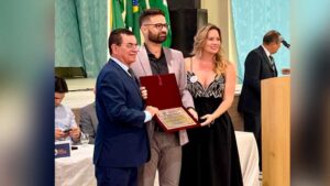 Read more about the article Dr. Rannieri Rolim é homenageado e recebe título de cidadão NovaRussense