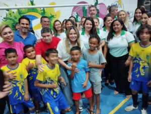 Read more about the article Prefeita de Nova Russas Giordanna Mano realiza inauguração de quadra de esportes da escola São Francisco