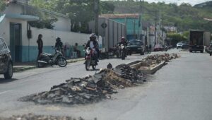 Read more about the article Obras inacabadas em Ipueiras: desperdício de dinheiro e transtornos para a população