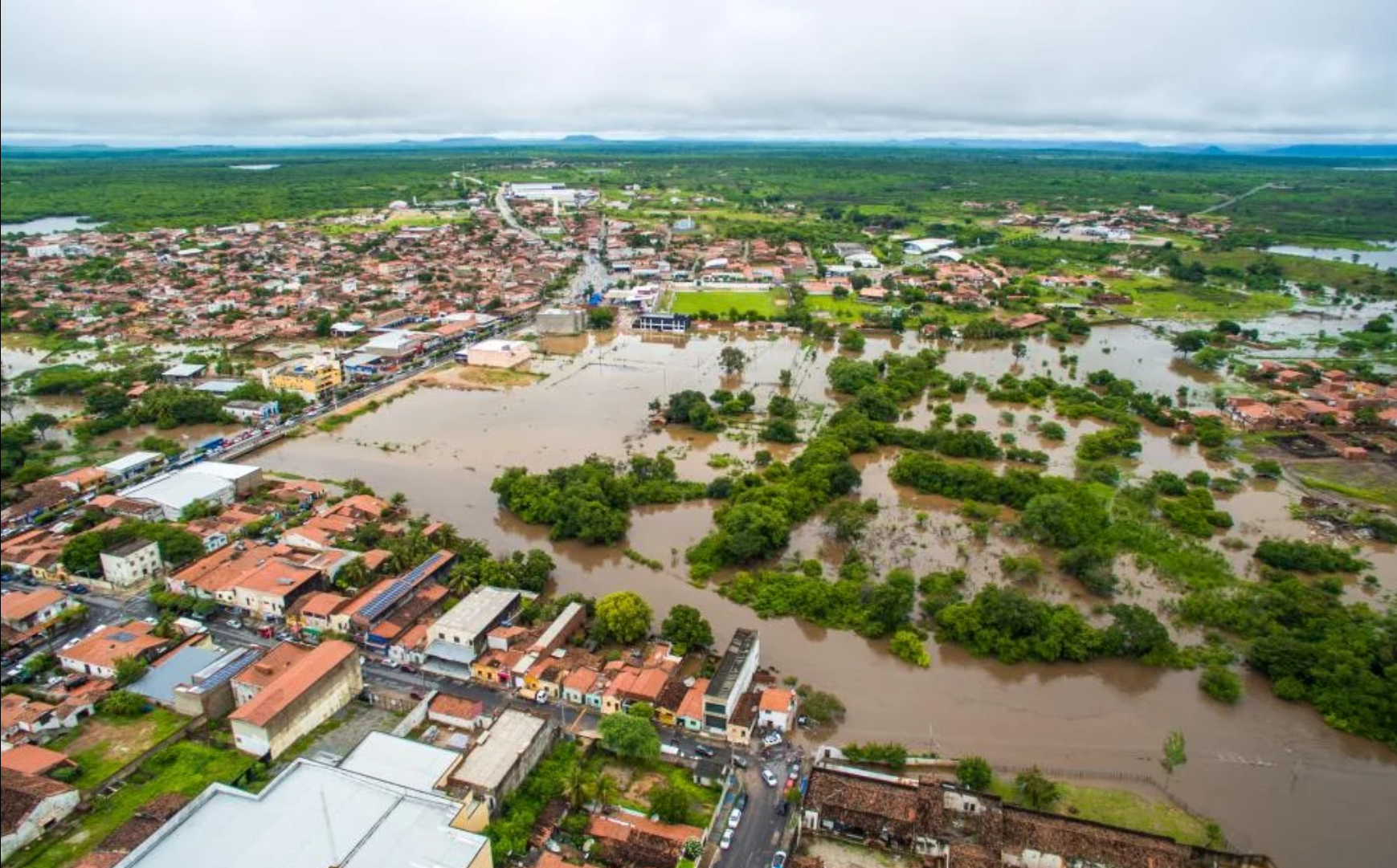 Read more about the article Chuva intensa provoca alagamentos e  isolamento em Santa Quitéria