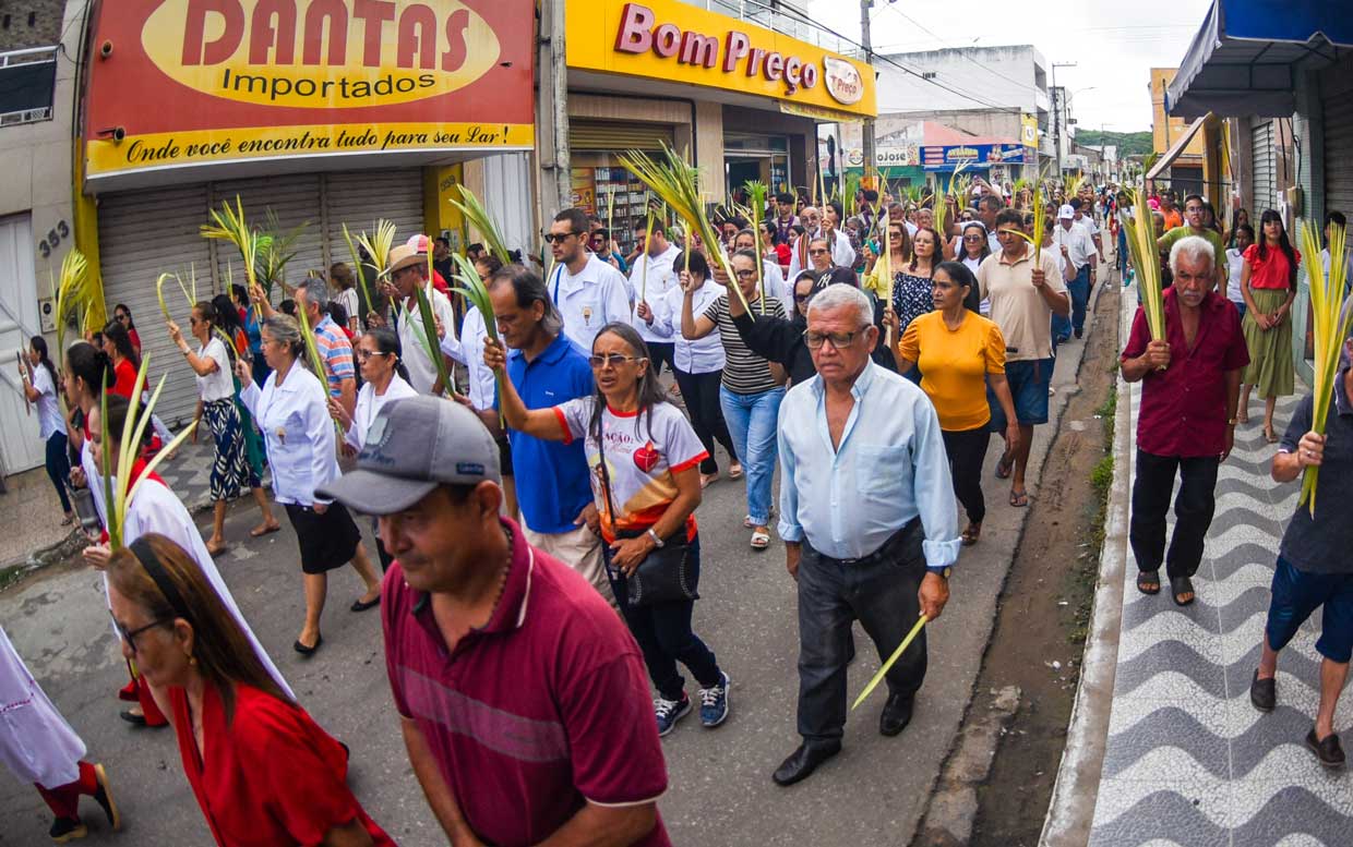 Read more about the article Domingo de Ramos abre a Semana Santa com procissão e missa em Ipueiras