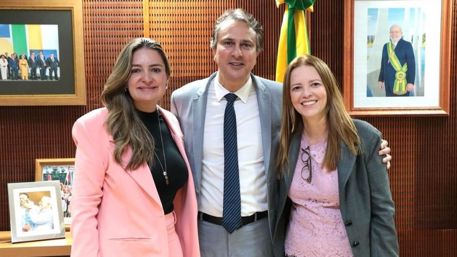 Read more about the article Janaína Farias assume  vaga no Senado