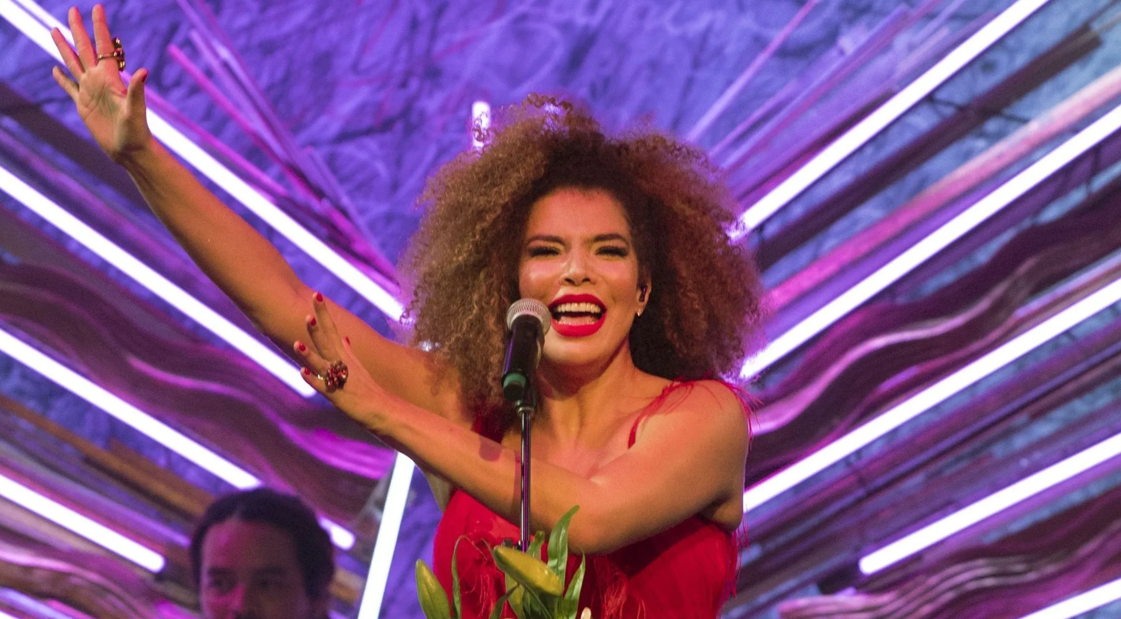 Read more about the article Vanessa da Mata fará apresentação em Ipu no Festival Menu 2024