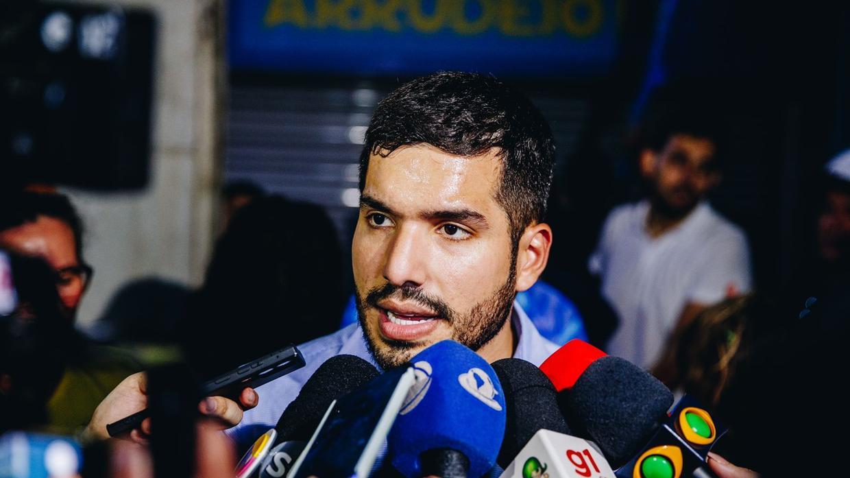 André Fernandes diz que negociações com Ciro estão suspensas por tempo indeterminado