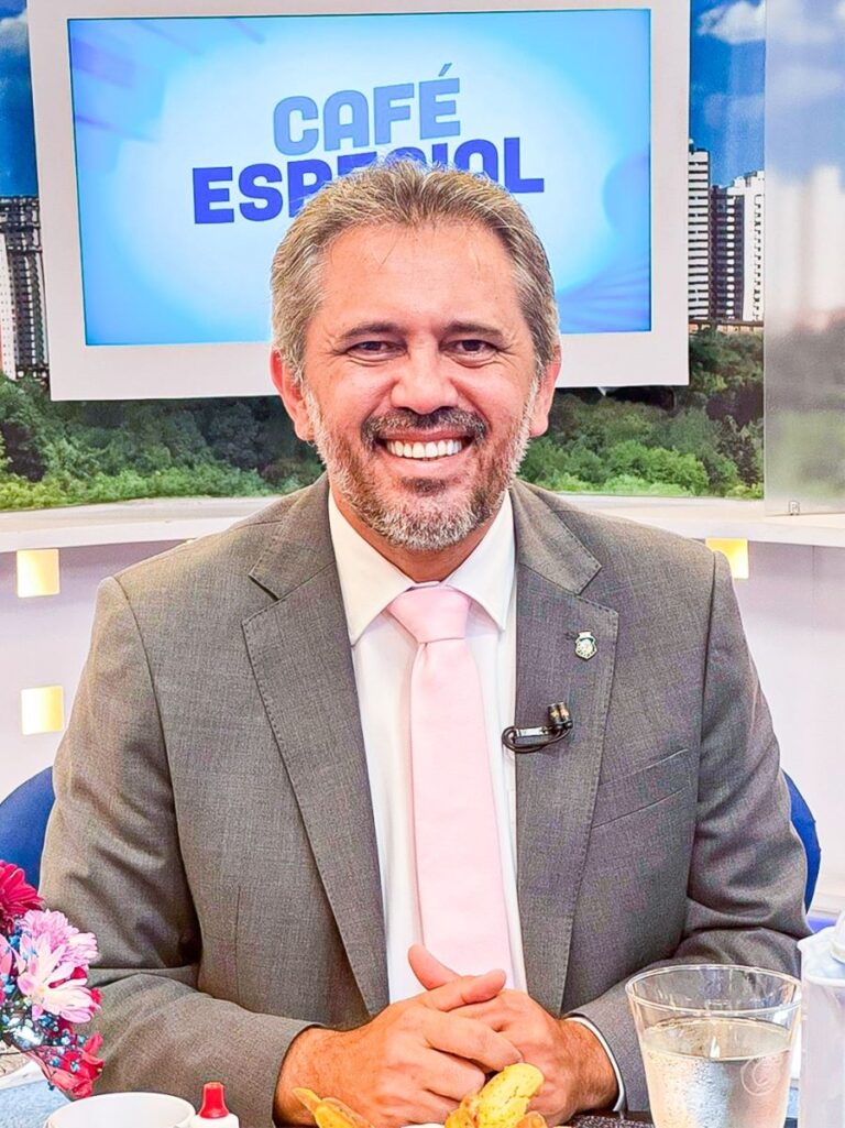 Elmano anuncia mais de R$ 360 milhões em investimentos após reunião com BNDES, Crateús será um dos municipios beneficiados.