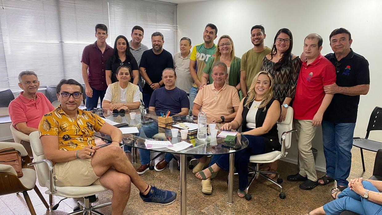 PDT entra para base do governo Elmano, mas deixa deputados estaduais livres para serem oposição