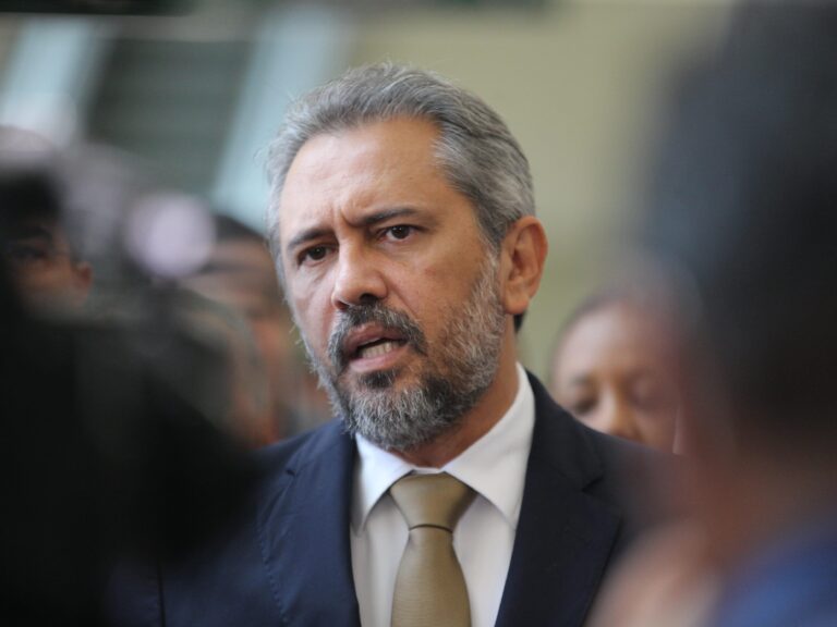 Elmano diz que Ciro nunca fez nada pela segurança pública do Ceará: ‘conversa fiada, papo furado’